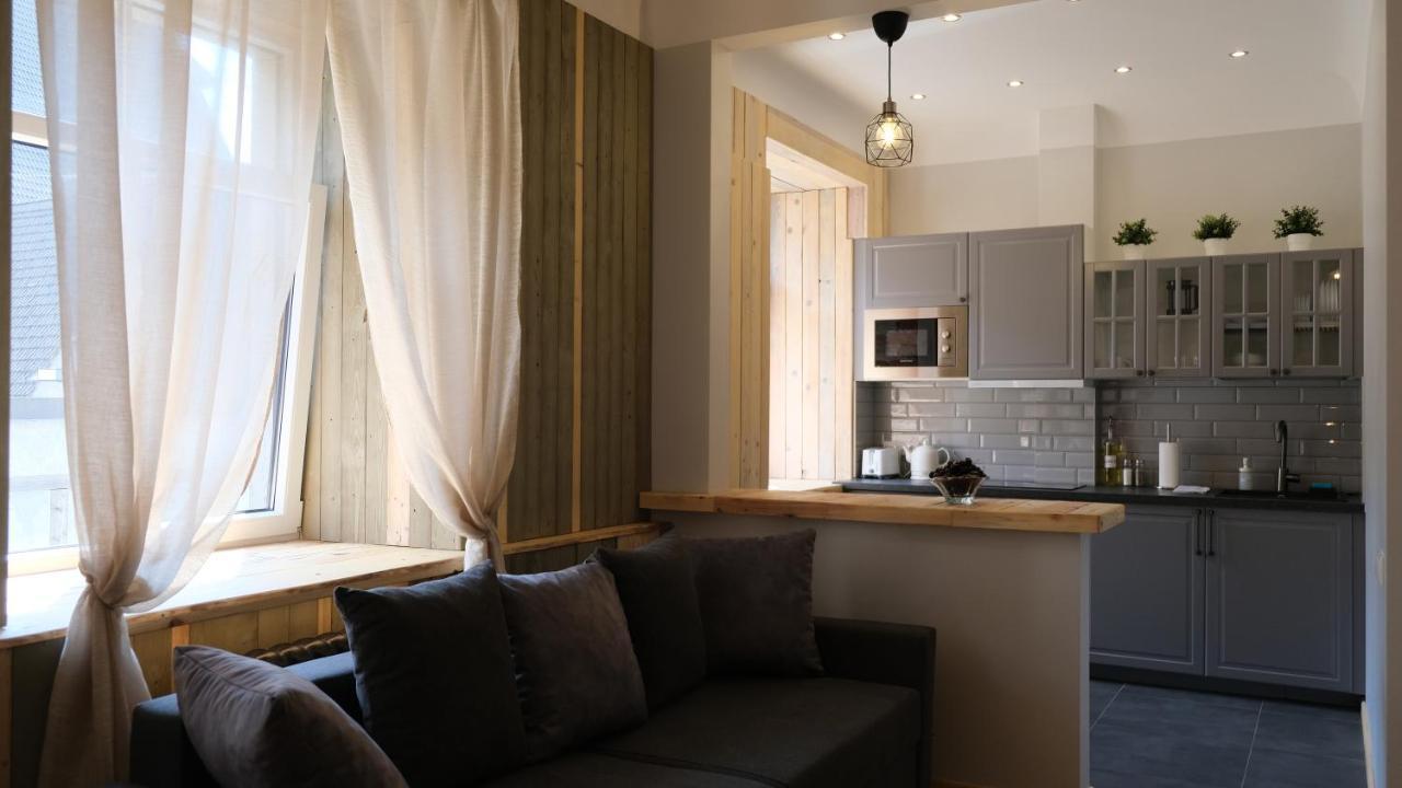 Historic Apartment With Wooden Floors In The Hearth Of Old-Town Riga Buitenkant foto